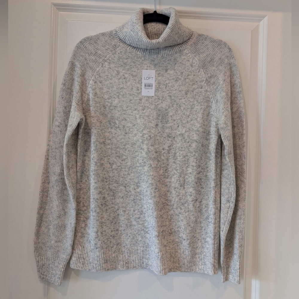 NWT LOFT Women's Gray and Ivory Turtleneck Sweater - Medium